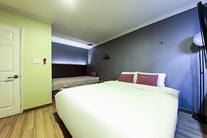 Central Hotel