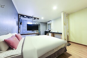 Central Hotel