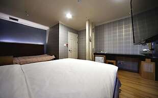 Central Hotel