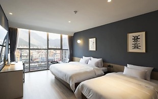 Hound Hotel Changwon - Jinhae Yongwon