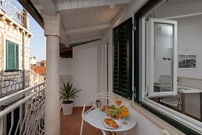 Apartment & Rooms Palmotta