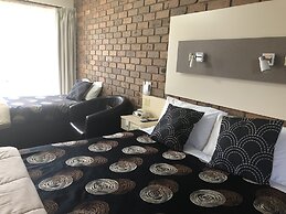 Travellers rest Motor Inn