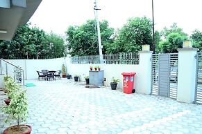 Hotel Kanishk