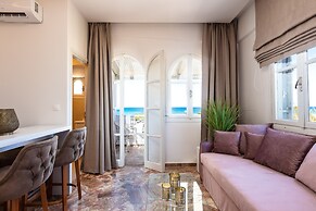 Pinelopi Beach Suites
