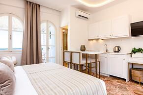 Pinelopi Beach Suites
