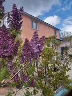 Byurakan Guest House