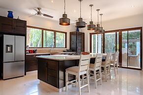 Uxmal 5 Bedroom Villa by RedAwning