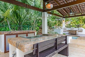 Uxmal 5 Bedroom Villa by RedAwning
