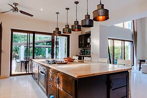 Uxmal 5 Bedroom Villa by RedAwning