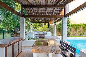 Uxmal 5 Bedroom Villa by RedAwning