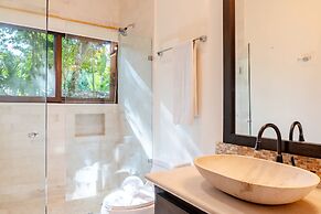Uxmal 5 Bedroom Villa by RedAwning