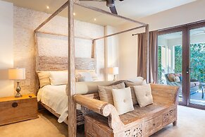 Uxmal 5 Bedroom Villa by RedAwning