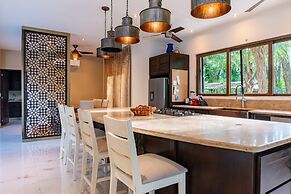 Uxmal 5 Bedroom Villa by RedAwning