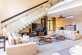 Uxmal 5 Bedroom Villa by RedAwning