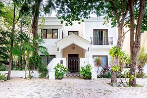 Uxmal 5 Bedroom Villa by RedAwning