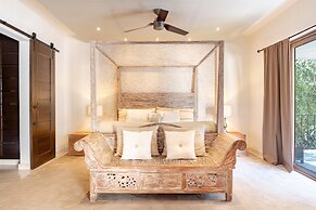 Uxmal 5 Bedroom Villa by RedAwning