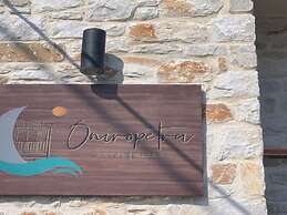 Oniropetra