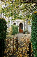 The Suite, 82 Cathedral, Private Parking