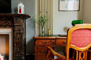 The Suite, 82 Cathedral, Private Parking