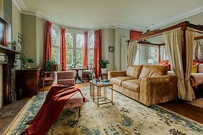 The Suite, 82 Cathedral, Private Parking