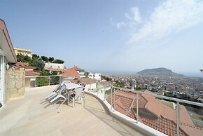 Villa with Majestic Views 1032