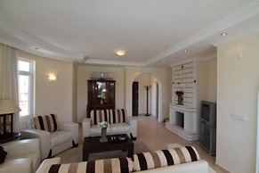 Villa with Majestic Views 1026