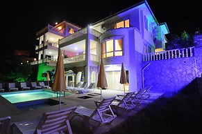 Villa in Alanya With Breathtaking Views 1034