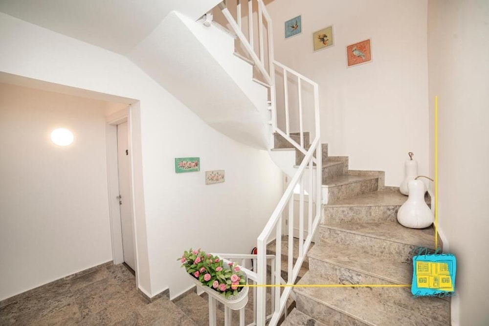 NİLİA BOZCAADA