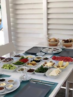 NİLİA BOZCAADA