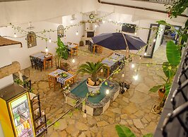 1989 Hotel Sebat