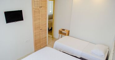 1989 Hotel Sebat