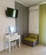 PargaLand Studios & Apartments