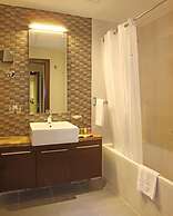 First Royal Hotel Apartment