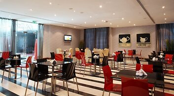 First Royal Hotel Apartment
