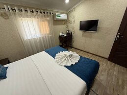 Sapphire Hotel