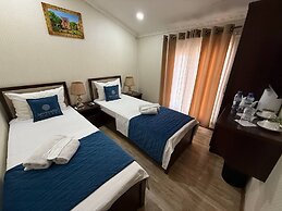 Sapphire Hotel