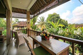 Hibiscus Guest Suitebest Breakfast in Bali