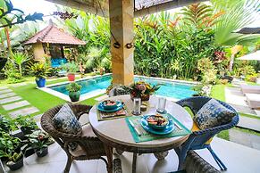 Hibiscus Guest Suitebest Breakfast in Bali