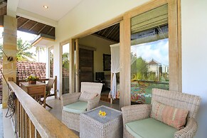 Hibiscus Guest Suitebest Breakfast in Bali