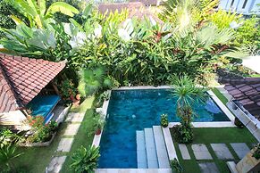 Hibiscus Guest Suitebest Breakfast in Bali
