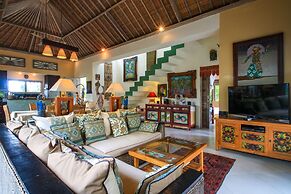 Hibiscus Guest Suitebest Breakfast in Bali