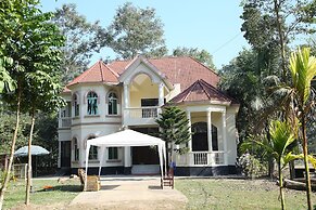 Aminvilla Resort