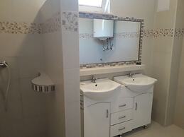 Beautiful Apartment for 8 Persons
