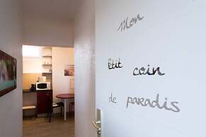 Room-attypical Calm Harmonious Relaxing