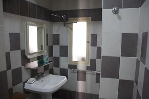 1 bed in Basic 6 Bed Female Room Share Bathroom - Campus Accommodation