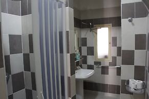 1 bed in Basic 6 Bed Female Room Share Bathroom - Campus Accommodation