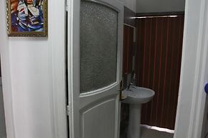 Room in B&B - 1 bed in Basic 8 Bed Mixed Dorm - Shared Bathroom
