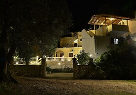 Corfu Room Apartments With big Parking Area