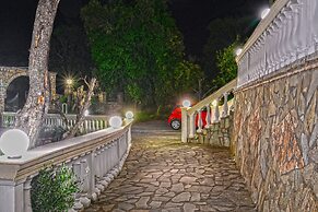 Corfu Room Apartments With big Parking Area
