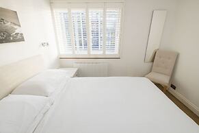 JOIVY Sublime 1 bed flat with Thames view